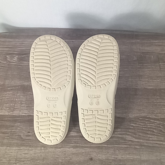 Crocs Classic Biege Slide Sandals Size 8 - Picture 6 of 6
